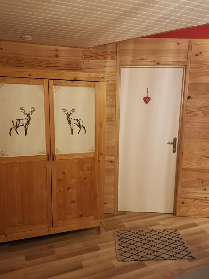 Gite Ha-Py Chalet Campan Eksteriør billede