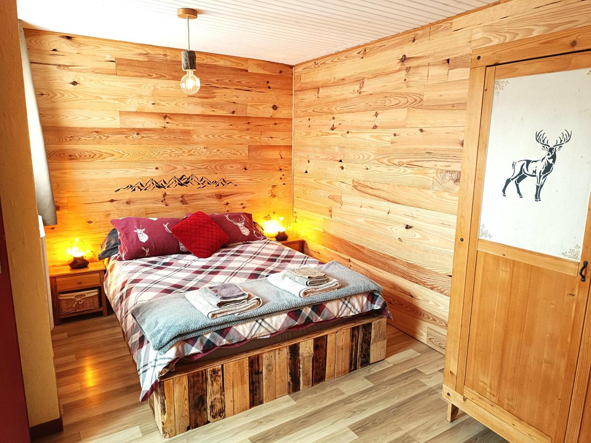 Gite Ha-Py Chalet Campan Eksteriør billede