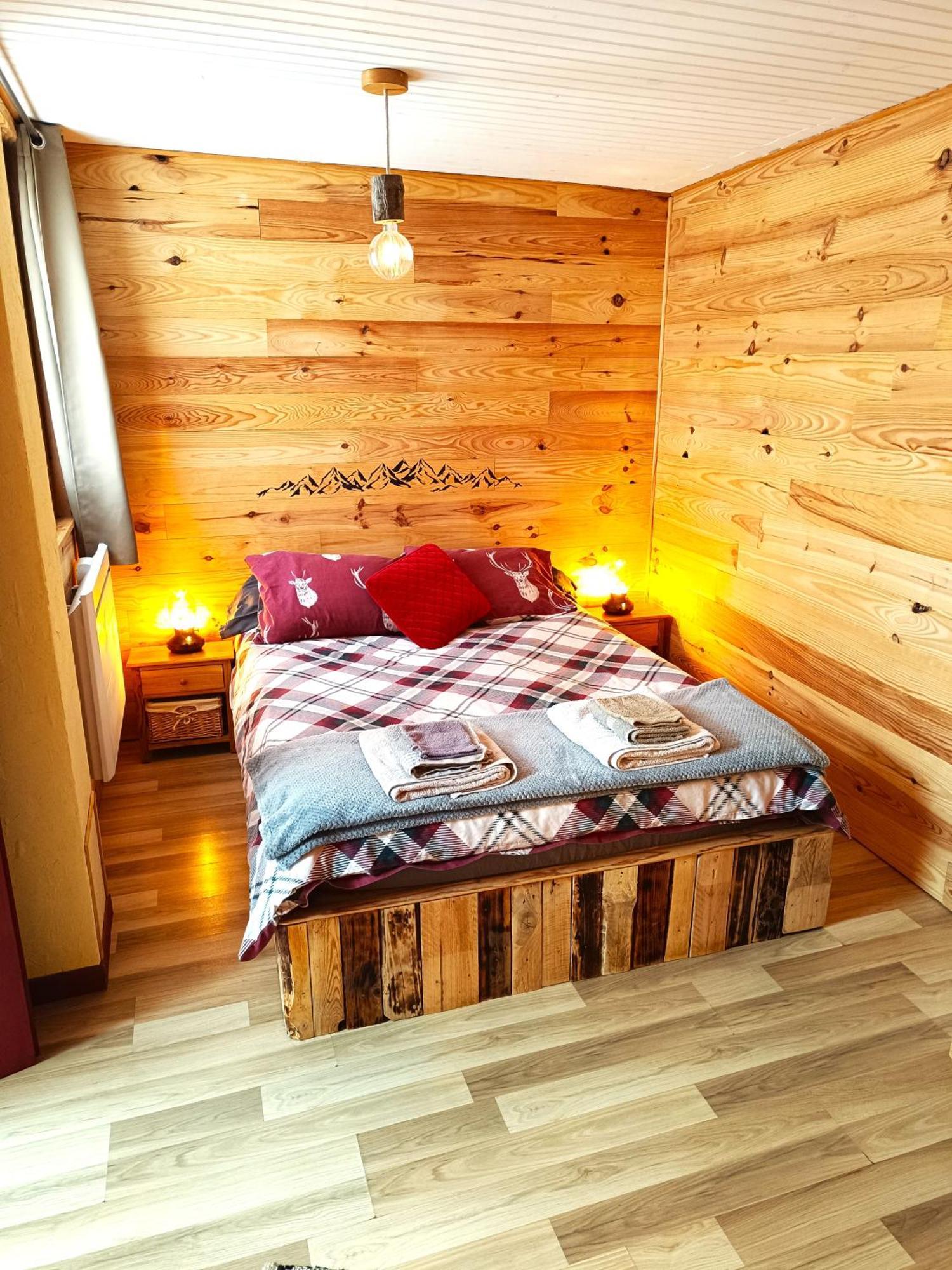 Gite Ha-Py Chalet Campan Eksteriør billede